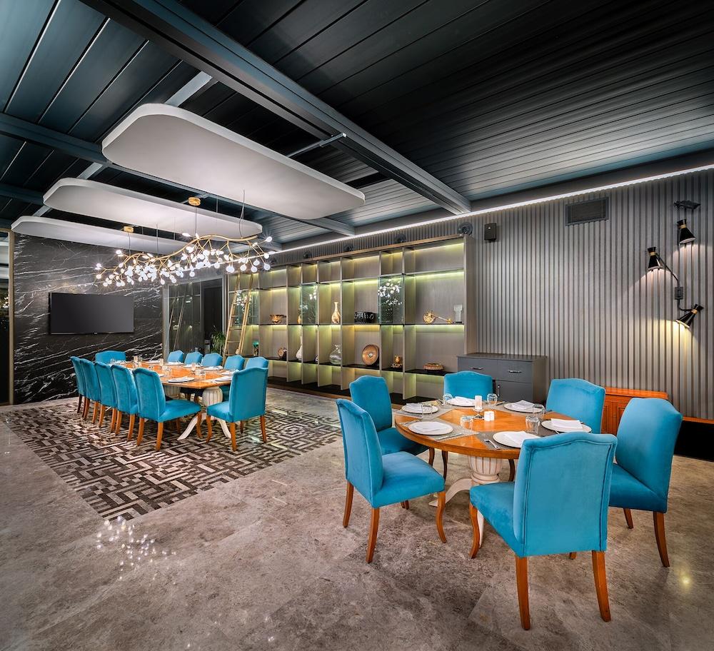 อนาโดลู โฮเต็ล ดาวน์ทาวน์ อังการา Hotel ภายนอก รูปภาพ The interior of the restaurant