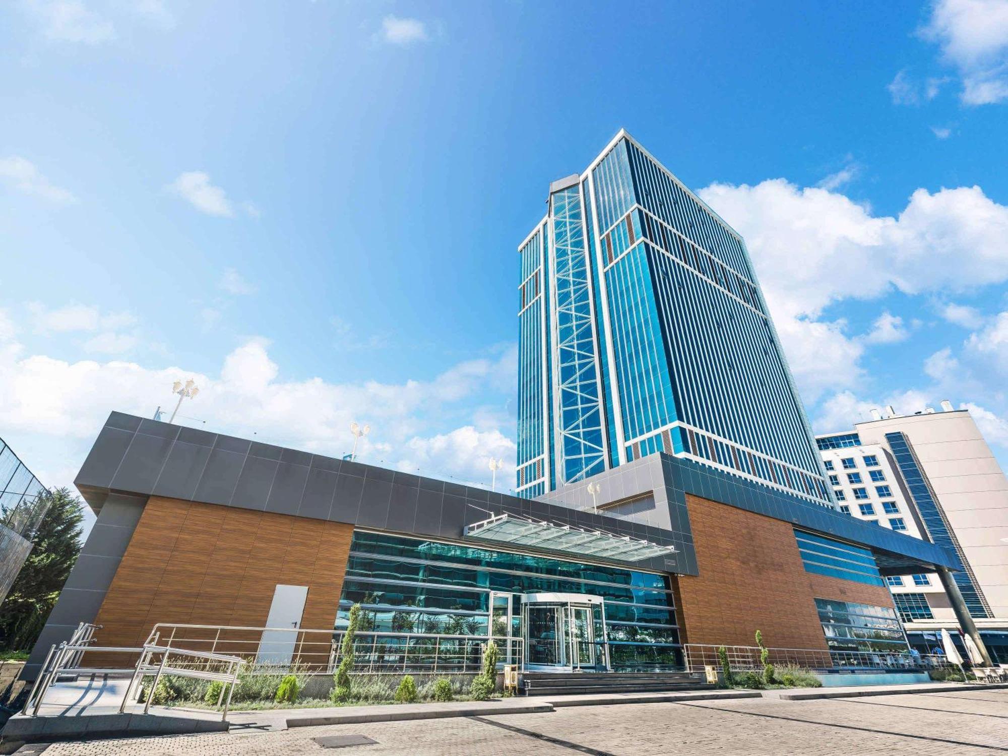 อนาโดลู โฮเต็ล ดาวน์ทาวน์ อังการา Hotel ภายนอก รูปภาพ The University of Novi Sad