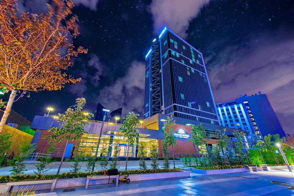 อนาโดลู โฮเต็ล ดาวน์ทาวน์ อังการา Hotel ภายนอก รูปภาพ The hotel at night