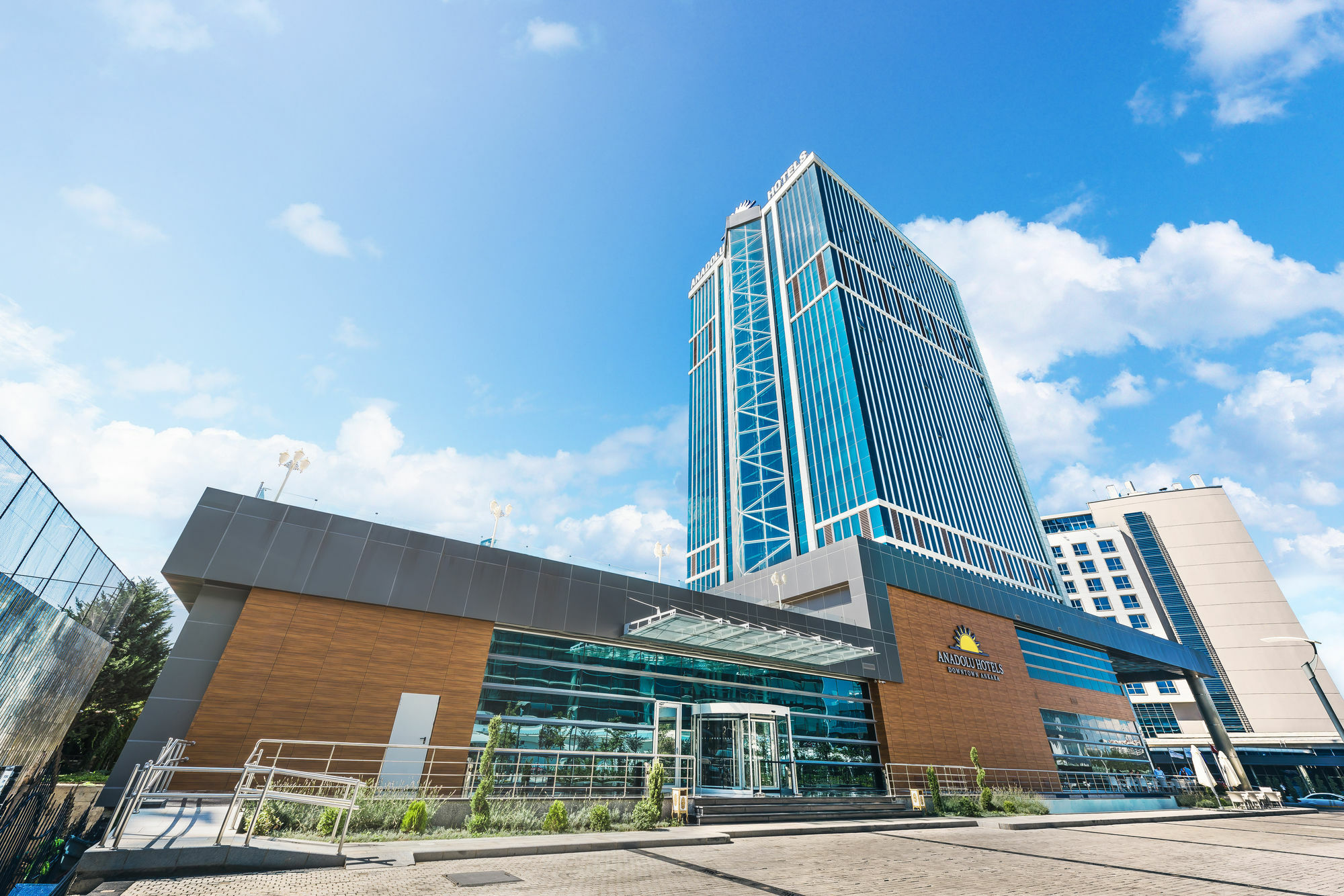 อนาโดลู โฮเต็ล ดาวน์ทาวน์ อังการา Hotel ภายนอก รูปภาพ The main building of the university