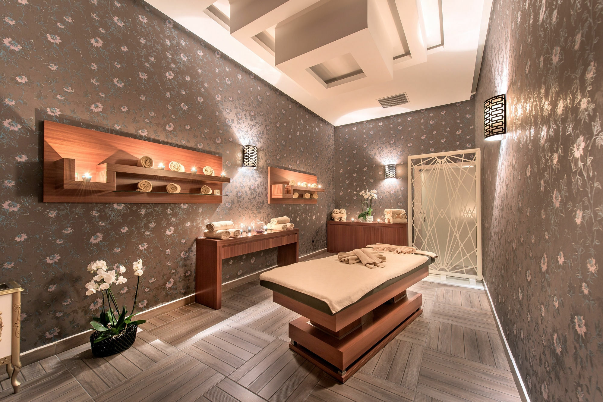 อนาโดลู โฮเต็ล ดาวน์ทาวน์ อังการา Hotel ภายนอก รูปภาพ A spa treatment room